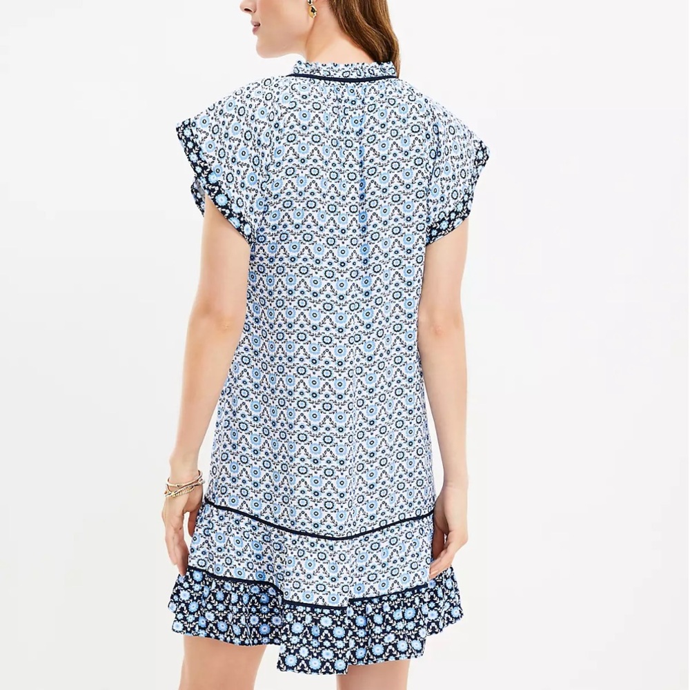 LOFT Floral Flutter Sleeve Blue White & Black Swing Dress Size Medium - Picture 2 of 16